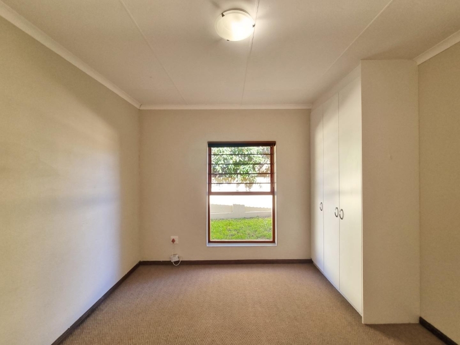 3 Bedroom Property for Sale in Sandbaai Western Cape